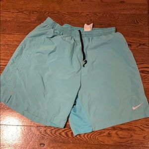 Nike Dri Fit Men’s Workout Shorts Large
